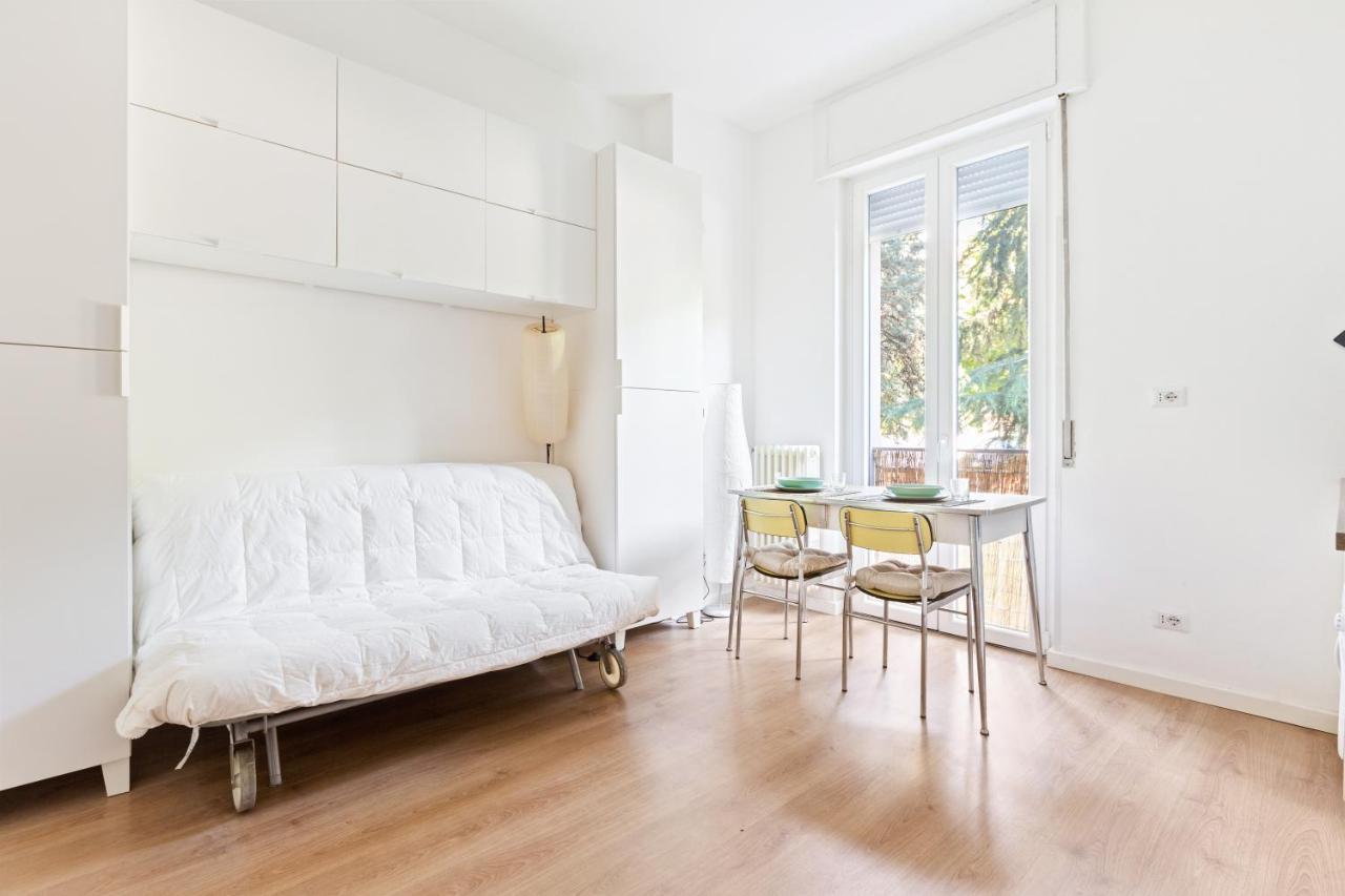 Milano Famagosta Cosy Studio Exteriör bild